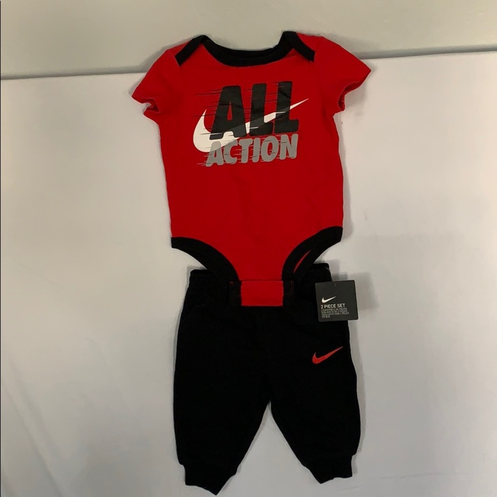 New Nike 2 piece (6mo)